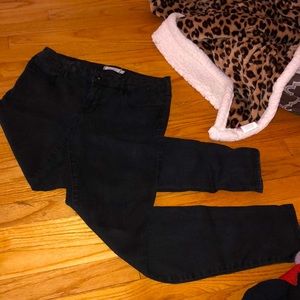 Bullhead Black skinny jeans